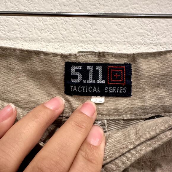 5.11 Tactical Series Size 32 Unisex Cargo Pants Tan Outdoors Workwear Combat EUC - Picture 3 of 7